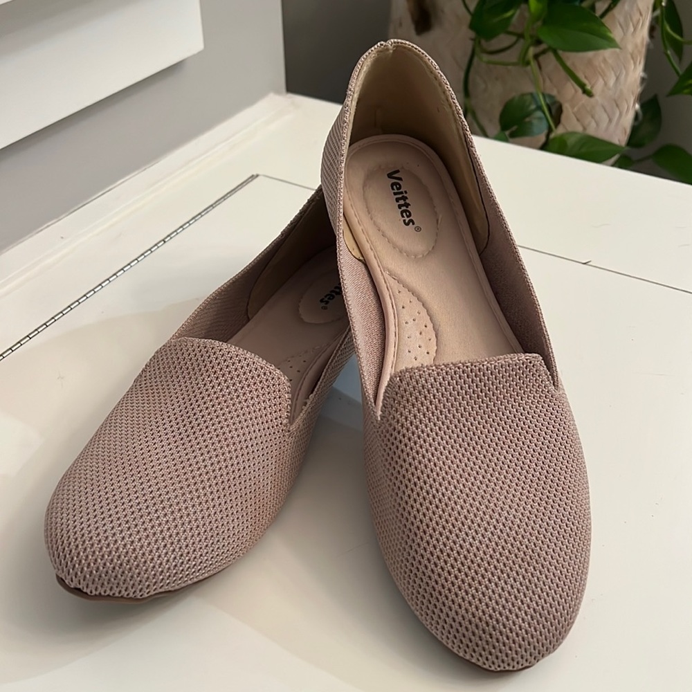 NWNT-Veittes Women's Flats Shoes, Knitted